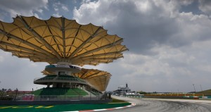 Gp Malesia F1 2014: P Zero orange hard debuttano al fianco dei P Zero white medium