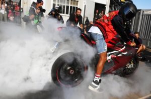 Lewis Hamilton e MV Agusta: da pilota a designer