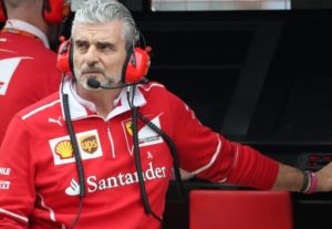 Maurizio Arrivabene difeso da Sebastian Vettel