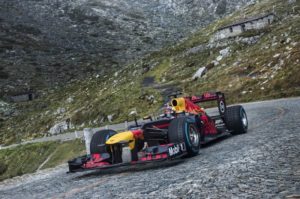 Sebastien Buemi ha scalato il Passo del Gottardo... con una RB8!