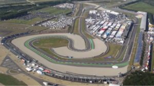I fan olandesi di Max Verstappen sperano di poter vedere il loro beniamino gareggiare ad Assen. Il circuito verrà modificato per ospitare un GP di Formula 1. Cosa diranno la FIA e Liberty Media a riguardo?