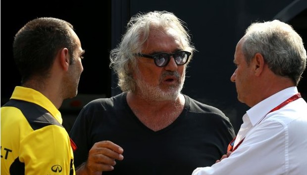 Secondo Cyril Abiteboul, il deficit di potenza della Renault è causato da una scelta sbagliata effettuata da Flavio Briatore