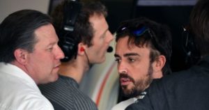 Zak Brown spera che la McLaren sarà nuovamente competitiva con la Renault nel 2018 e crede che Fernando Alonso sia un elemento motivante per tutta la squadra. Inoltre ha affermato che il pilota spagnolo non ha fatto alcun ultimatum alla McLaren