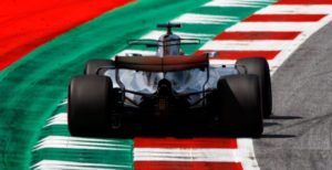 La Mercedes introdurrà un nuovo motore per il 2018 per riconfermare la propria supremazia. Ci riuscirà o lo scompiglio che può provocare un nuovo motore, favorirà i suoi rivali?