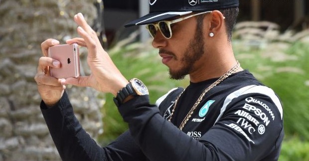 Secondo Zak Brown, l'allontanamento di Lewis Hamilton dai social network è una grande perdita per tutti. Ma tale allontanamento sarà definitivo o momentaneo?