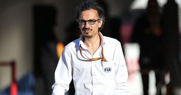 Dopo l'ufficializzazione della sua partenza dalla FIA, per cui è stato il Direttore per la sicurezza dal 2014 e vice di Charlie Whiting nel 2017, Laurent Mekies collaborerà con la Ferrari dal prossimo settembre. C'è già chi afferma che tutto ciò sia totalmente inappropriato