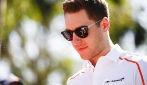Stoffel Vandoorne ha mostrato il suo interesse a disputare la competizione Bathurst 1000 con il capo della McLaren e co - proprietario della squadra Walkinshaw Andretti United Supercars, Zak Brown