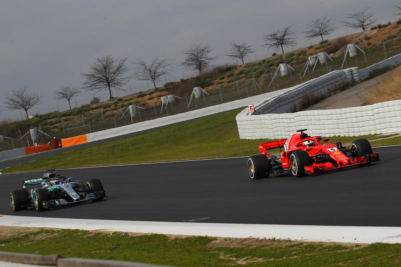 f1 test f1 barcellona ferrari mercedes