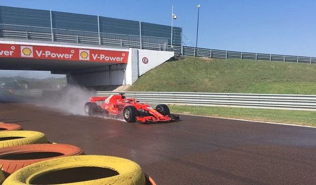 Giovinazzi a Fiorano sulla Sf71-H