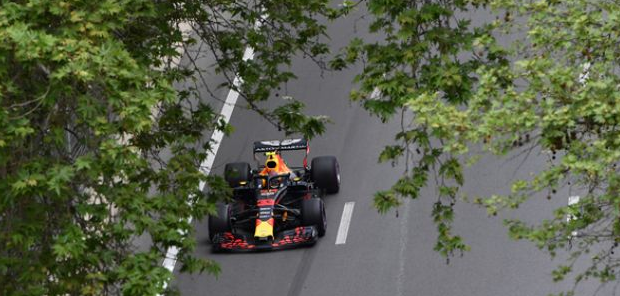 La Red Bull è determinata a vincere ed il loro passo gara è confortante! Daniel Ricciardo, Max Verstappen e Christian Horner esprimono la loro opinione sulla qualifica disputata e sulla gara che potranno disputare domani