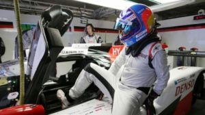 Fernando Alonso in questo weekend farà il suo debutto nel WEC, un'esperienza entusiasmante che terrà incollati allo schermo tanti appassionati. Il suo desiderio di vittoria spinge i due piloti della Toyota a migliorarsi. Lo spagnolo spiega inoltre come si sta preparando per disputare in concomitanza Formula 1 e WEC. Di seguito ecco gli orari per seguire tutto il weekend da domani
