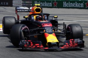 Petrov e Doorbons: "Red Bull non manderà via Verstappen"