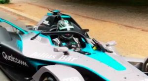 Nico Rosberg ha testato per la prima volta davanti al pubblico la vettura Gen2, nella sua Germania, a Berlino. Il pilota tedesco segue con attenzione la Formula E da tempo, diventandone anche l'azionista