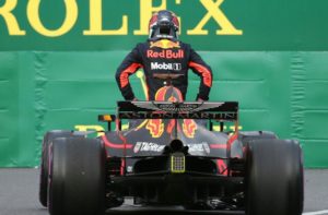 f1 gp azerbaijan 2018 red bull verstappen ricciardo crash