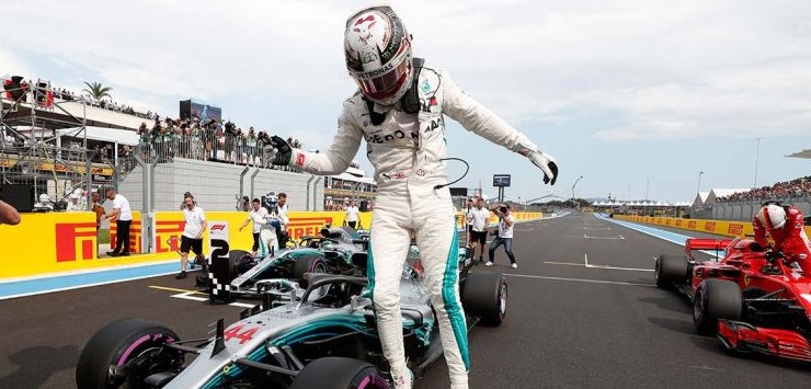 Doppietta Mercedes in Francia, con Lewis Hamilton che ottiene la prima posizione sulla griglia di partenza, conquistando la 75esima pole position della sua carriera!