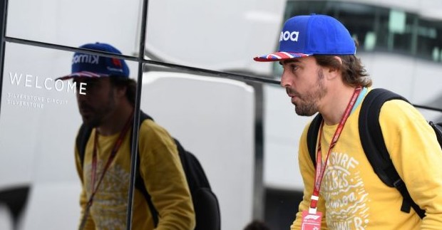 Fernando Alonso ha smentito le voci che credevano che in casa McLaren si siano consultati con lui, prima di avviare la ristrutturazione tecnica, inoltre ha anche analizzato i problemi di prestazione della monoposto