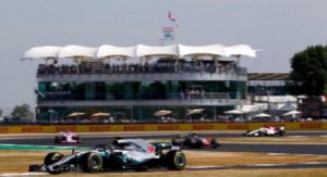 Hamilton guida la fp3 in Inghilterra