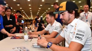 Fernando Alonso non ha ancora confermato il suo programma sportivo per il 2019, ma ha scartato la Nascar come il prossimo capitolo della sua carriera. Prima di arrivare a Singapore lo spagnolo ha testato una vettura IndyCar del team Andretti in Alabama. Sul fronte sportivo, spera che le caratteristiche di Marina Bay lo beneficino e si rammarica del fatto che Vandoorne non abbia un sedile in Formula 1 per la prossima stagione