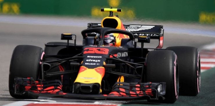 Venerdì positivo per la Red Bull a Sochi, nonostante il circuito a loro non favorevole ed il ritorno alla specifica precedente. Max Vestappen e Daniel Ricciardo commentano questa giornata così