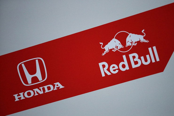 Red Bull: "Honda ha fatto notevoli passi avanti"