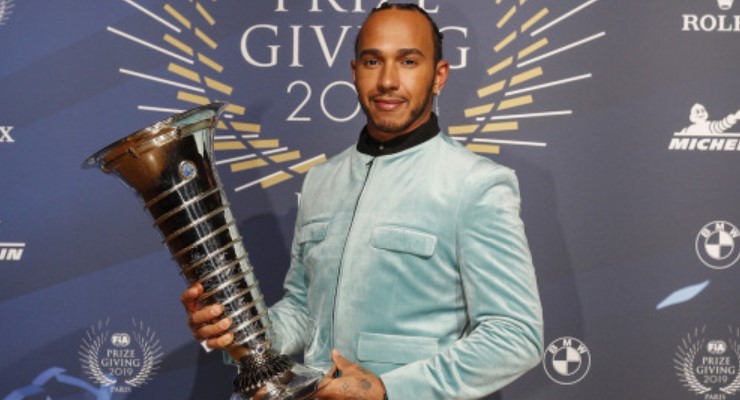 Hamilton premiazione FIA Mercedes