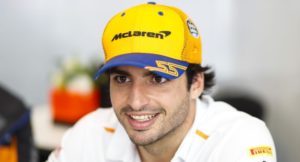 Sainz si dice divertito dai meme sulla Ferrari