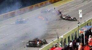 McLaren: lotta contro il tempo per sostituire le parti danneggiate nel botto del Mugello