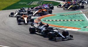 Seidl: "Rallentare artificialmente la Mercedes"