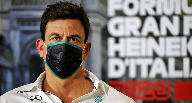 Wolff smentisce le voci sull'acquisizione della Mercedes