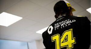 Alonso mostra dedizione e impegno per il progetto Renault