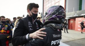 Mercedes punta ad acquisire il 20% di Aston Martin