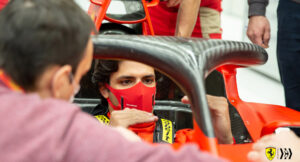 A Fiorano debutto in rosso per Carlos Sainz