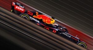 Secondo Hill Verstappen dovrà lavorare molto per battere Hamilton