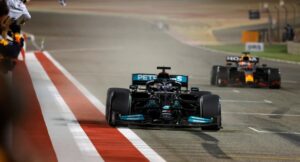 Lewis Hamilton Mercedes, Max Verstappen Red Bull GP Bahrain 2021