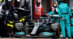 Mercedes pit stop