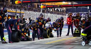 Pit Stop, quanti uomini servono per cambiare una ruota