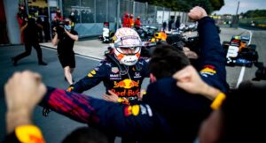 Verstappen frena: "Non penso alla leadership nel mondiale"