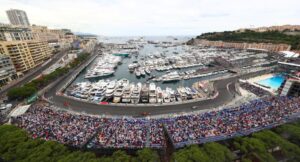 GP Monaco Louis Vuitton veste il trofeo