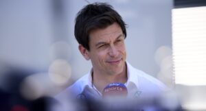 Wolff attacca Red Bull: "Non definite Hamilton un principiante"