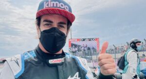 Alonso nella storia perché è stato il primo pilota ad avere guidato una monoposto di Formula 1 a Le Mans