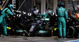 La ripartenza in solitaria di Hamilton: il chiarimento di Masi