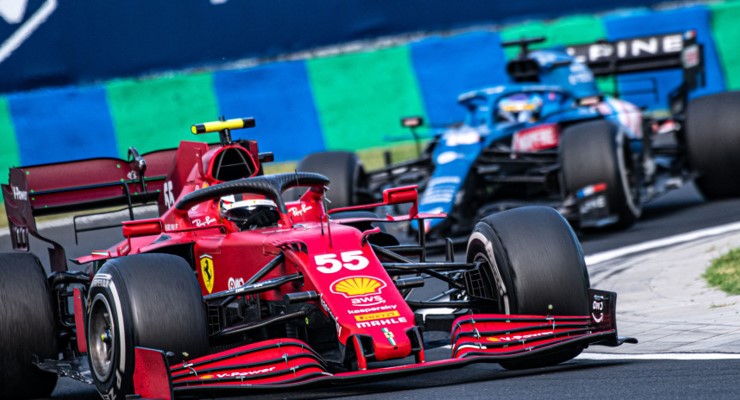 Sainz ha pensato di aiutare Alonso contro Hamilton con il DRS
