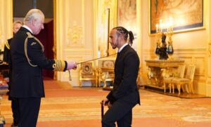 Hamilton nominato Cavaliere a casa dei Reali inglesi