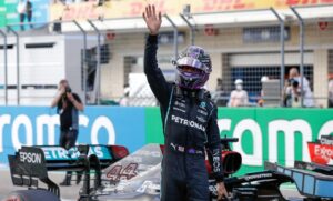 Button convinto Hamilton punta all'ottavo titolo