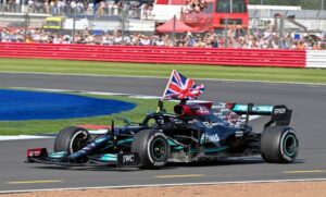 Mercedes conferma presenza Hamilton