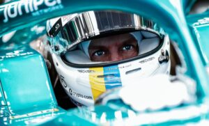 Vettel nuovo casco contro la guerra