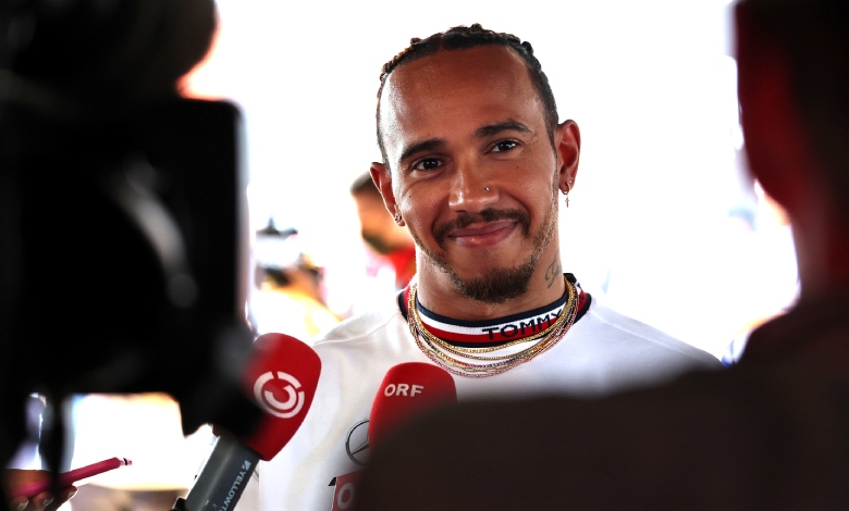 Hamilton cavaliere l'inglese difende una giornalista