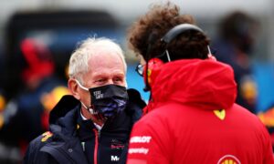 Helmut Marko e Mattia Binotto nel paddock della Formula 1