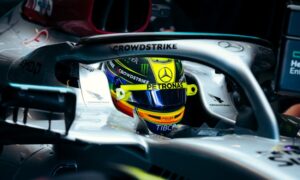 Lewis Hamilton a bordo della Mercedes nel GP di Abu Dhabi