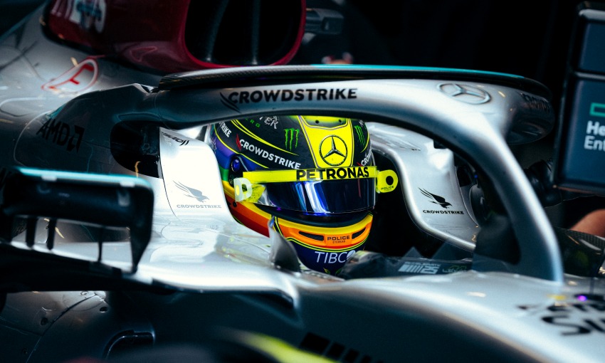 Lewis Hamilton a bordo della Mercedes nel GP di Abu Dhabi